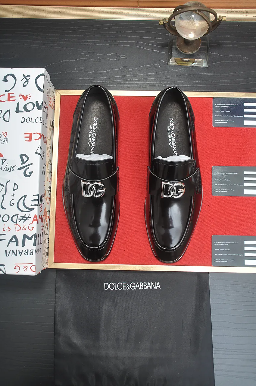 Men's men's shoes 💰500💶🌲 DG top 🔍🔍Men's new leather shoes 🚹 are on sale at the same time at the counter ⚠The uppers are imported cowhide from Italy, the entire imported cowhide lining, imported accessories 💪💪, completely 1⃣️ vs 1⃣️ replica 🇮 🇹💪💪, ⚠Sole: The original sole is specially provided by the original factory, the exclusive movable molded sole is super comfortable, ⚠The original factory follows the order, 🔍🔍high quality, you can enter and exit the counter at will, welcome to compare ⚠Size: 38-44 (45 customized)